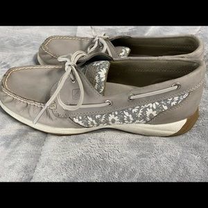 Ladies floral print SPERRY’S shoes 9.5